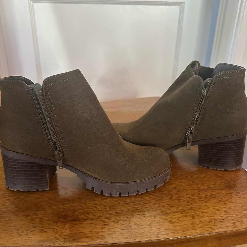 Soda Olive Dark Green/Brown Ankle Booties